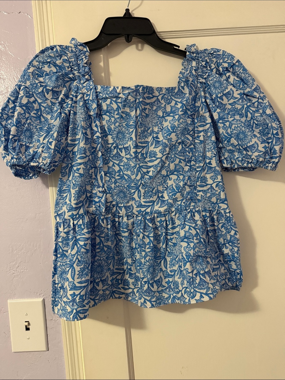 Cece blue Floral Puff-Sleeve Peplum Top